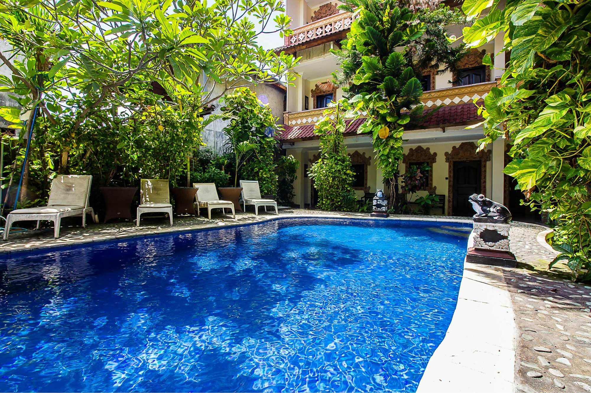 Hotel Sanjaya Managed By Tinggal Кута Екстериор снимка