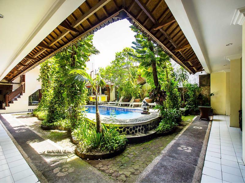 Hotel Sanjaya Managed By Tinggal Кута Екстериор снимка