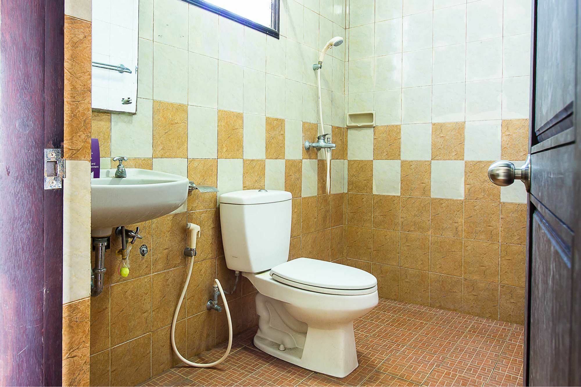 Hotel Sanjaya Managed By Tinggal Кута Екстериор снимка