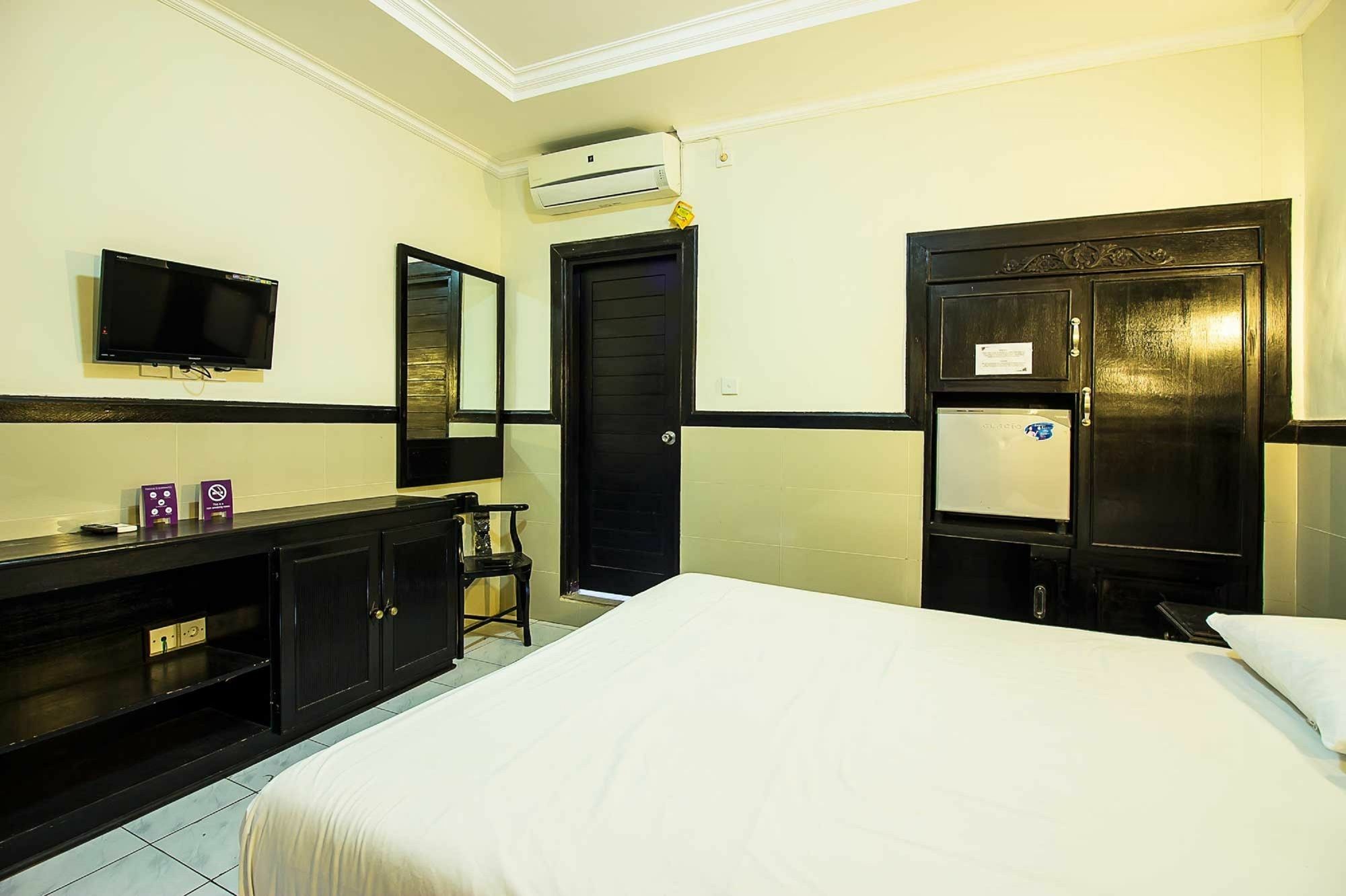 Hotel Sanjaya Managed By Tinggal Кута Екстериор снимка