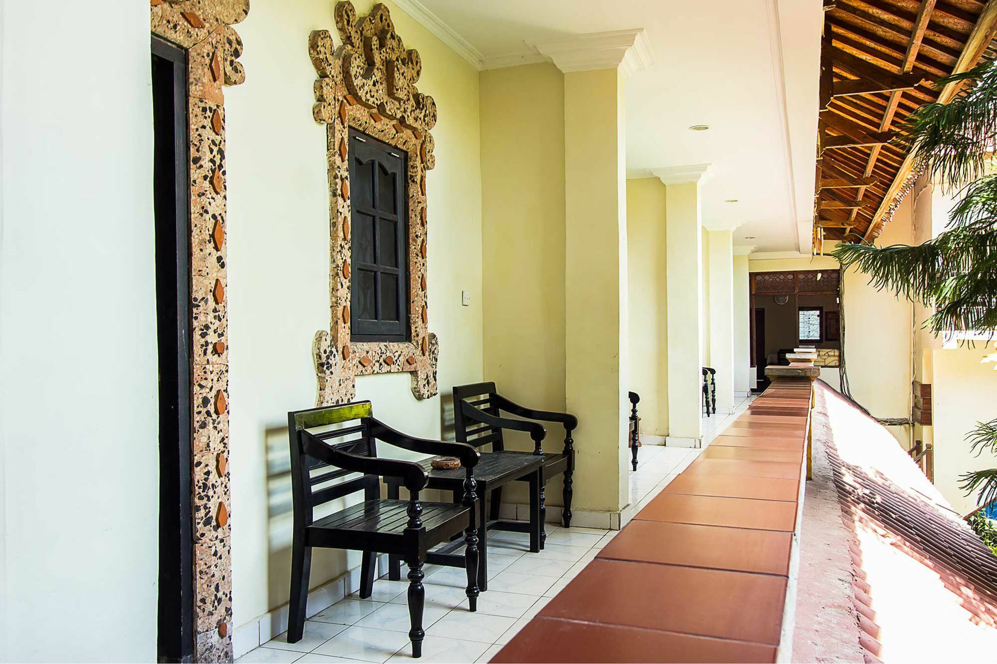 Hotel Sanjaya Managed By Tinggal Кута Екстериор снимка