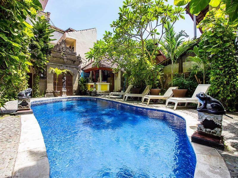 Hotel Sanjaya Managed By Tinggal Кута Екстериор снимка